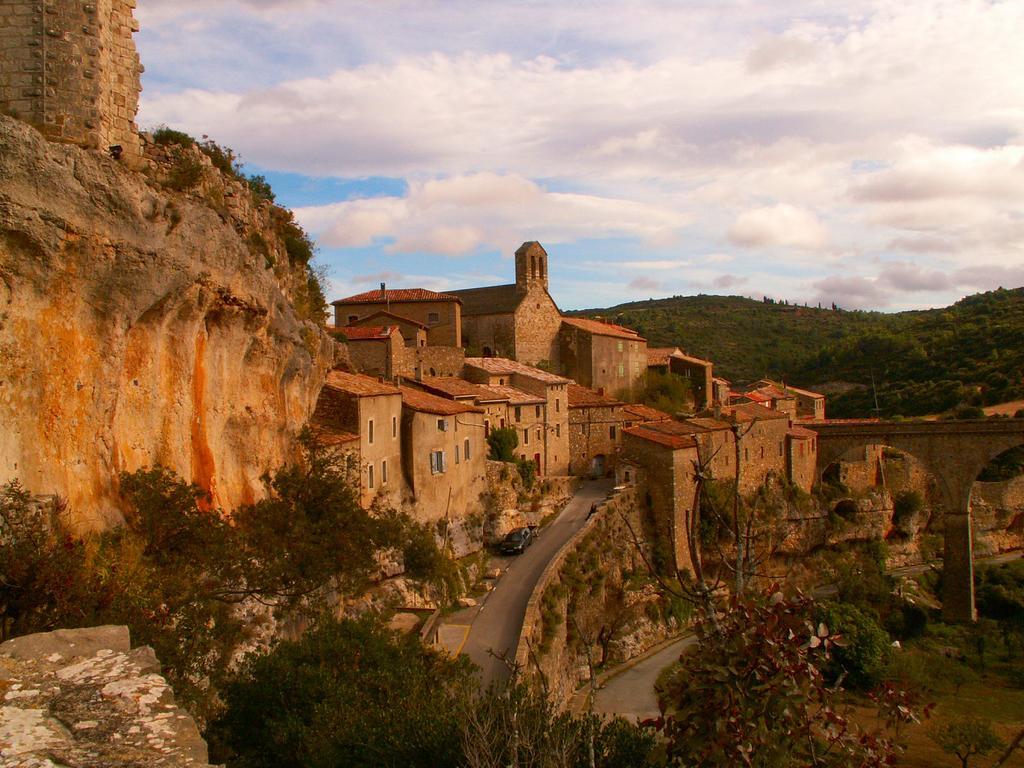 Le Gite Des Remparts Villa Ginestas Exterior photo